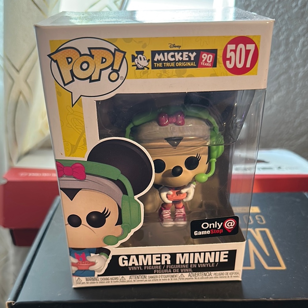 Gamer Minnie Vinyl Figure